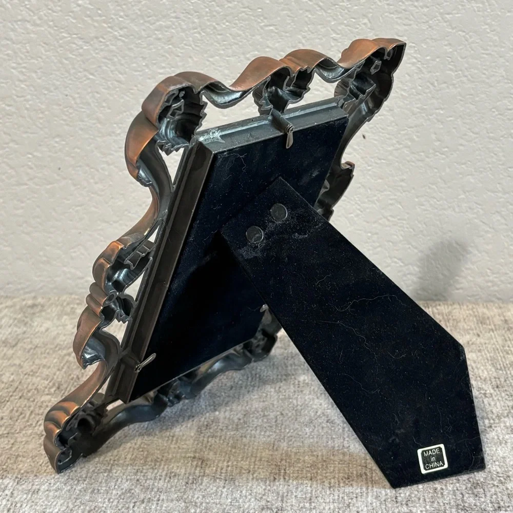 Jennifer Moore Pierced Iron 4x6 Photo Frame x2